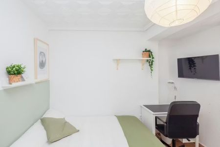 Carrer dEscalante, Valencia, Valencian Community 46011 - Photo 2