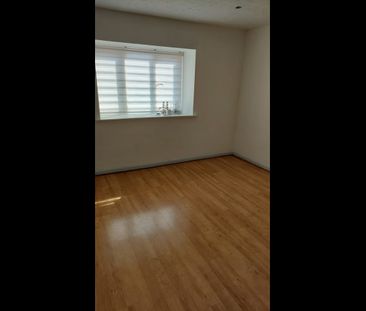 1 Bed Flat, Dorchester Court, NW2 - Photo 2