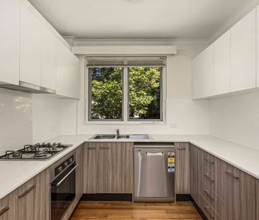 12/31 Leslie Road, Essendon VIC 3040 - Photo 5