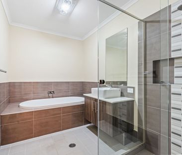 Beautiful home in great location - Photo 6