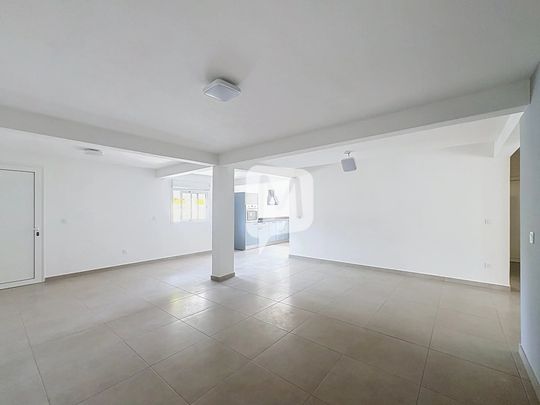 Location Appartement 4 pièces 97m² REMIRE MONTJOLY 97354 - Photo 1