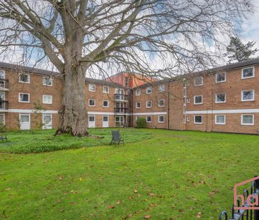 1 bedroom in a flat share to rent - Photo 2