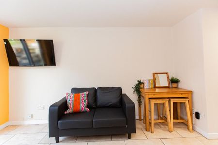 5 bedroom detached house to rent - Photo 4