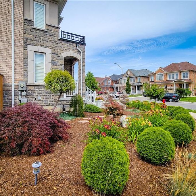 97 NARBONNE Crescent Unit# Main & Upper, Stoney Creek, Ontario, L8J0J6 - Photo 1