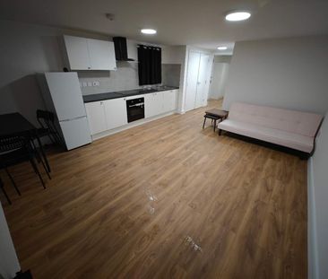 1 Bed Flat, Adelaide Street, LU1 - Photo 1