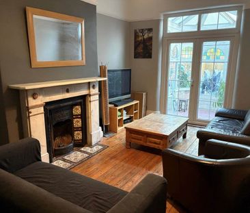 Harehills Avenue (Room 1), Chapeltown, Leeds - Photo 2