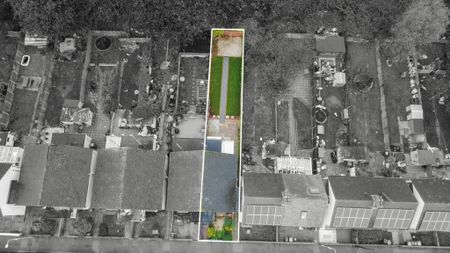 3 bedroom semi-detached house to rent - Photo 2