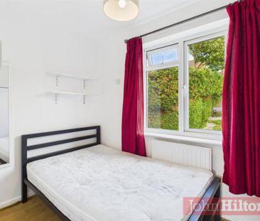 Staplefield Drive, Brighton - Photo 2