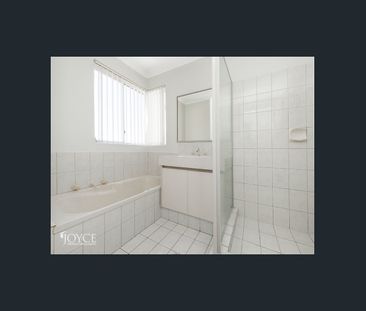 Location Location! - Photo 6