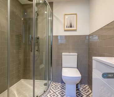 1 bedroom in a house share to rent - Photo 6