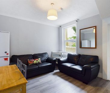 4 bedroom terraced house to rent - Photo 1