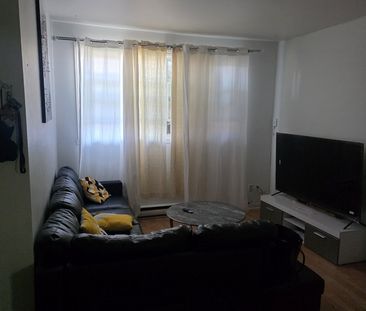 Appartement 4 1/2 à Louer - Photo 2