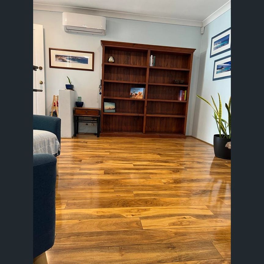 Fully Furnished, Cat Friendly Villa in Quiet Complex - Photo 1