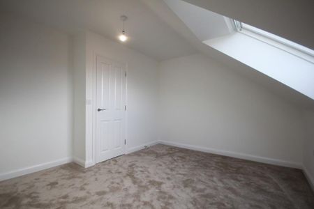 4 bedroom terraced house to rent - Photo 5