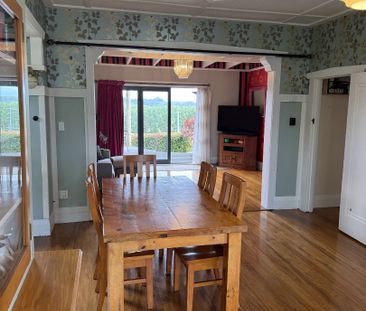 Step inside this beautifully presented 1930s three-bedroom, one-bat... - Photo 2