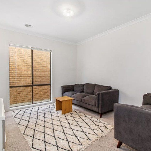 24 Ravenhurst Circuit, Cranbourne North - Photo 1