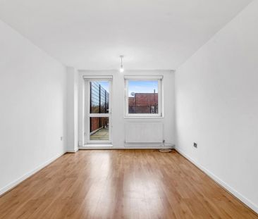 2 bedroom maisonette to rent - Photo 2