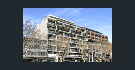 Luxury, Lifestyle and Location - Steps to the Beach, Cafes & Albert Park Lake (White Goods Included – Partially Furnished) - Photo 4