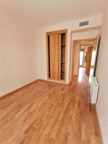 Piso de alquiler en Plazuela Jose Luis Fernandez Pirfano, 1, Maria Auxiliadora - Barriada de Llera - Photo 5