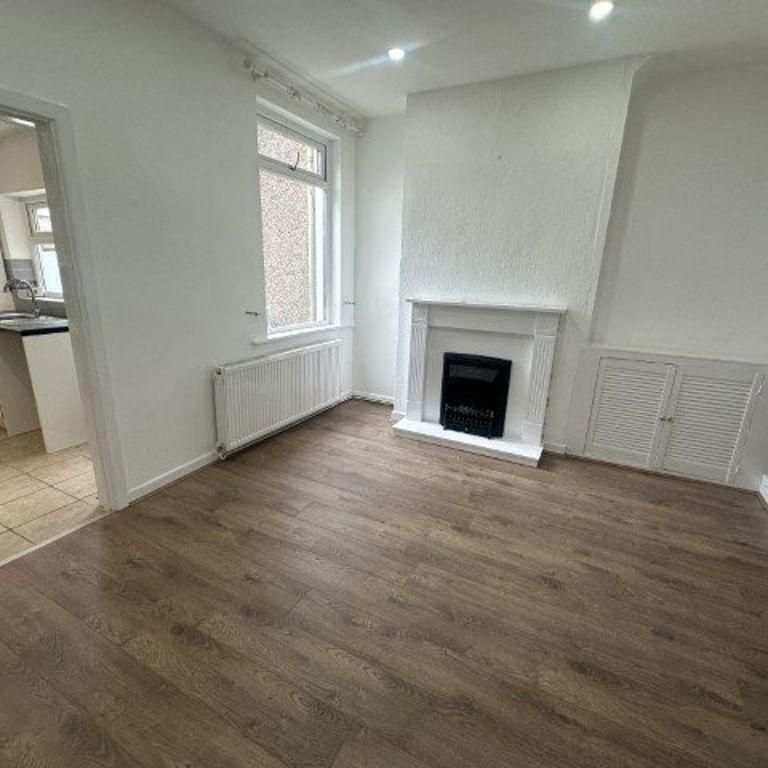 2 bedroom terraced house to rent - Photo 1