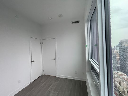 For Lease - 8 Wellesley Street Unit# 5115, Toronto, Ontario - Photo 1