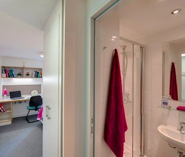 Deluxe Ensuite - Photo 6