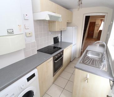 2 bedroom terraced house to rent - Photo 3