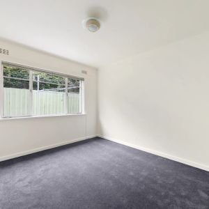 Spacious Two-Bedroom Apartment in Prime South Yarra Location - Photo 2