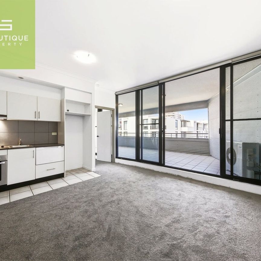 Modern and Spacious 2 Bedroom Apartment - Photo 1