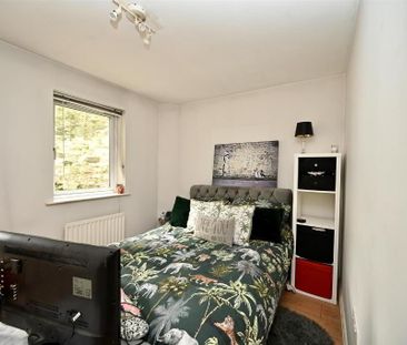 Apt 2, 61 Central Avenue, Bangor, BT20 3AU - Photo 3