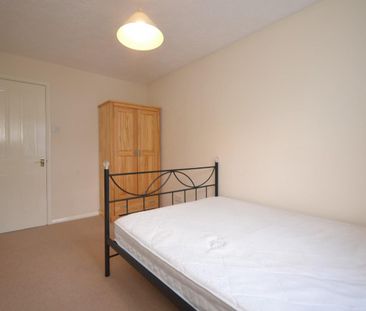 3 bedroom House To Let - Photo 3