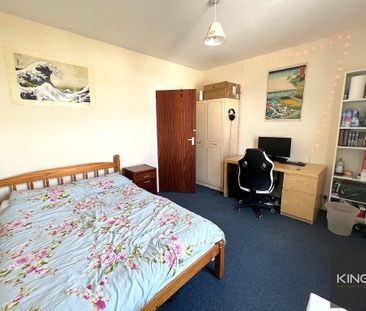 5 bedroom end of terrace house to rent - Photo 3