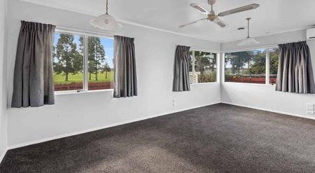 One Bedroom Unit In Kensington - Photo 2