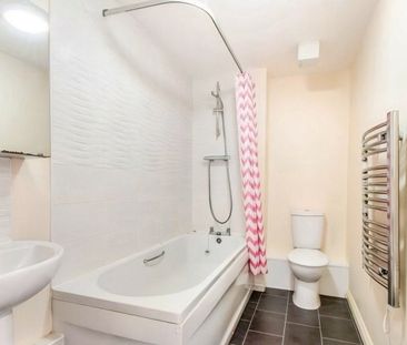 2 Bed Flat, Murray View, LS10 - Photo 3