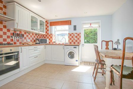 2 bedroom terraced house to rent - Photo 3