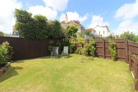 4 bedroom property to rent - Photo 2