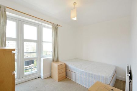 4 bedroom terraced house to rent - Photo 3