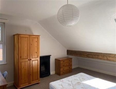 7 Bedroom Semi Detached To Let - Photo 4