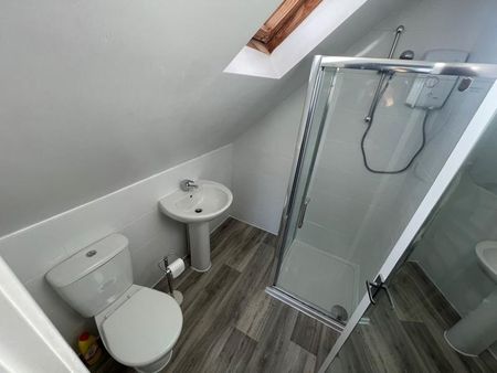 3 bedroom detached bungalow to rent - Photo 5