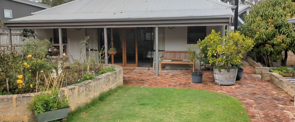 East Fremantle - Photo 1