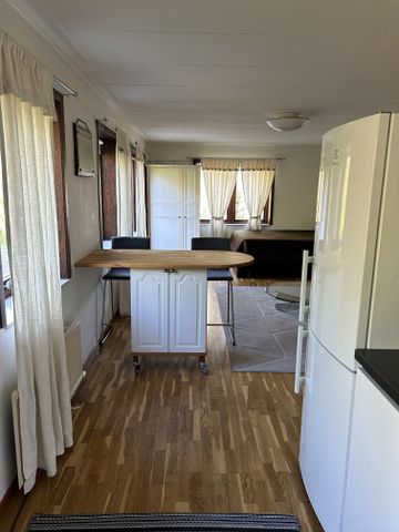 Lingvägen, Tumba - Photo 3