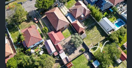 MODERN COMFORT IN CONVENIENT CHARLESTOWN - Photo 3