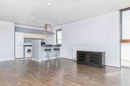 3 bedroom flat to rent - Photo 3