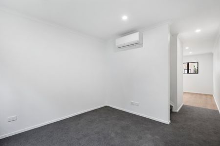 3 Bedroom in Mangere - Photo 4