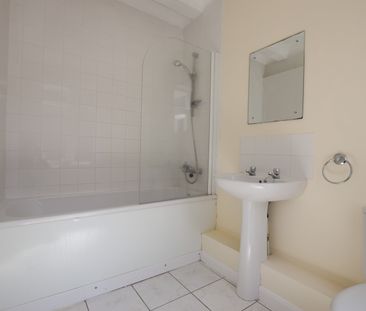 2 bed apartment to rent in Westover Road, Bournemouth, BH1 - Photo 6