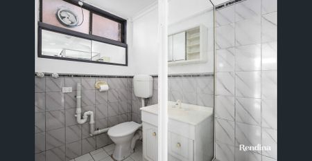 GROUND FLOOR, EXCELLENT LOCATION - Photo 4