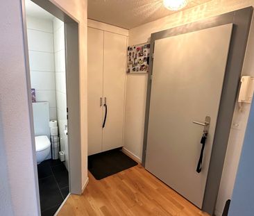 Rent a 2 ½ rooms apartment in Adligenswil - Photo 2