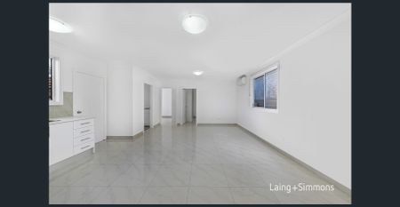 Renovated 3 Bedroom Granny flat - WATER & ELECTRICITY INCLUDED - Photo 3