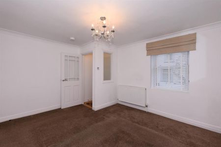 2 bedroom end of terrace house to rent - Photo 2