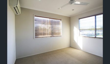 High Set Home in Andergrove&excl; - Photo 3